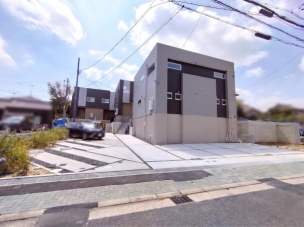 現地と前面道路 前面道路含む現地写真