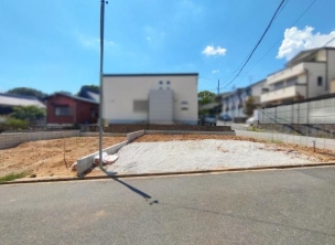 現地と前面道路 前面道路含む現地写真