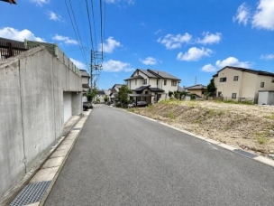 現地と前面道路 前面道路含む現地写真