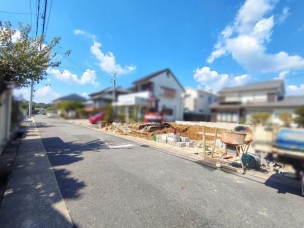 現地と前面道路 前面道路含む現地写真