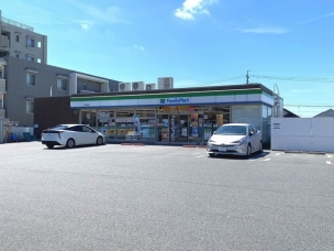【コンビニ】ファミリーマート天白植田東店 570m 周辺環境