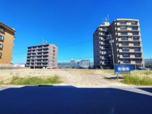 現地と前面道路 前面道路含む現地写真