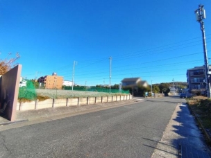 現地と前面道路 前面道路含む現地写真
