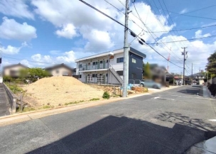 現地と前面道路 前面道路含む現地写真