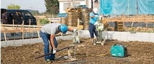 調査・解析の結果を、詳細なデータや現場写真を貼付した「地盤調査報告書」にて報告。土地状況に応じた基礎仕様や、地盤改良工事などを提案・実施します。 不同沈下しない地盤の品質をお約束。
構造・工法・仕様