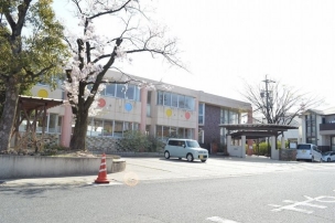 【幼稚園・保育園】黒石みどり幼稚園 670m 周辺環境
